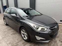 Grau Gebraucht 2011 Hyundai i40 Kombi | 7.500 € (Teuer)