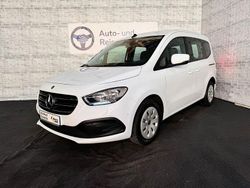 Weiß Gebraucht 2023 Mercedes 180 Limousine | 24.900 € (Guter Preis)