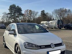 Weiß Gebraucht 2016 VW Golf VII GTD Limousine | 19.400 € (Teuer)