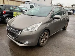 Grau Gebraucht 2013 Peugeot 208 Allure Kleinwagen | 3.350 € (Guter Preis)