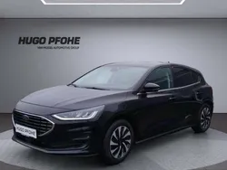 Schwarz Gebraucht 2022 Ford Focus Titanium Limousine | 19.925 € (Guter Preis)