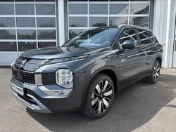 Grau Neu 2025 Mitsubishi Outlander P-HEV SUV | 52.990 €