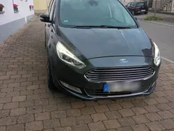 Grau Gebraucht 2015 Ford Galaxy Van / Kleinbus | 10.500 € (Teuer)