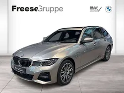 Grau Gebraucht 2022 BMW 330e Shadowline Kombi | 33.990 € (Etwas zu teuer)