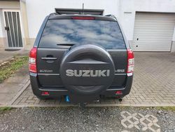 Grau Gebraucht 2015 Suzuki Grand Vitara SUV | 15.800 € (Fairer Preis)