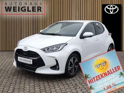 Weiß Neu 2025 Toyota Yaris Hybrid Comfort Limousine | 25.990 € (Fairer Preis)
