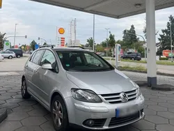 Grau Gebraucht 2008 VW Golf V Limousine | 2.499 €