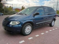 Blau Gebraucht 2004 Chrysler Voyager Van / Kleinbus | 2.000 € (Etwas zu teuer)