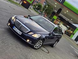 Blau Gebraucht 2011 Mercedes E220 Kombi | 8.650 €