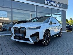 Mineralweiss Gebraucht 2023 BMW iX Sport Line SUV | 65.900 € (Fairer Preis)