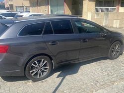 Grau Gebraucht 2014 Toyota Avensis Kombi | 5.499 € (Guter Preis)
