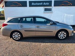 Braun Gebraucht 2013 Toyota Auris T2 Limousine | 5.900 € (Fairer Preis)