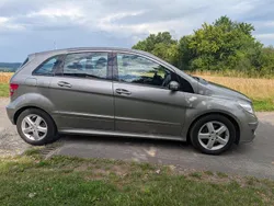 Grau Gebraucht 2006 Mercedes B200 Van / Kleinbus | 7.699 € (Teuer)