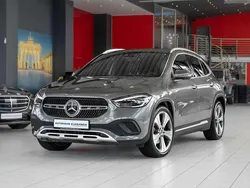 Mountaingrau Gebraucht 2020 Mercedes GLA200 SUV | 33.980 € (Etwas zu teuer)