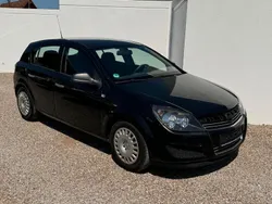 Schwarz Gebraucht 2009 Opel Astra Selection Limousine | 1.290 € (Superpreis)