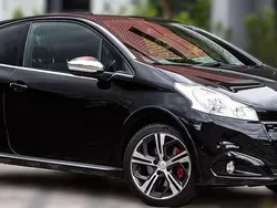Schwarz Gebraucht 2017 Peugeot 208 Kleinwagen | 13.999 €