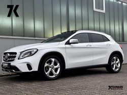 Weiß Gebraucht 2018 Mercedes GLA180 Urban SUV | 21.900 € (Etwas zu teuer)
