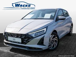 Farbe: hellgrau Gebraucht 2024 Hyundai i20 Trend Limousine | 19.970 € (Fairer Preis)