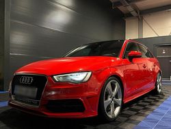 Rot Gebraucht 2014 Audi S3 Sport Limousine | 27.300 €