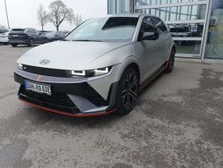 Grau schwarz Gebraucht 2024 Hyundai Ioniq 5 SUV | 62.990 € (Teuer)