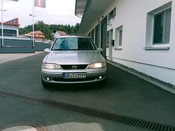 Silber Gebraucht 1999 Opel Vectra Limousine | 1.399 € (Guter Preis)
