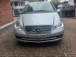 Silber Gebraucht 2011 Mercedes A180 Avantgarde Van / Kleinbus | 4.400 € (Teuer)