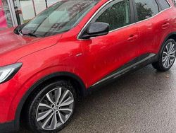Rot Gebraucht 2016 Renault Kadjar Bose Edition SUV | 12.300 € (Etwas zu teuer)
