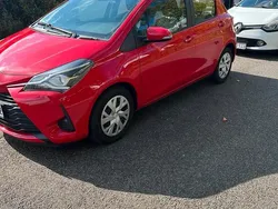 Rot Gebraucht 2017 Toyota Yaris Kleinwagen | 9.200 € (Fairer Preis)
