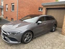Grau Gebraucht 2023 Mercedes CLA250 Shooting Brake AMG Kombi | 32.750 € (Guter Preis)