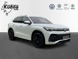 Weiß Gebraucht 2024 VW Tiguan Sound SUV | 49.889 €