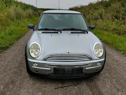 Silber Gebraucht 2003 Mini ONE Kleinwagen | 900 € (Fairer Preis)