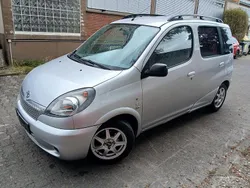 Silber Gebraucht 2002 Toyota Yaris Kombi | 1.900 € (Fairer Preis)