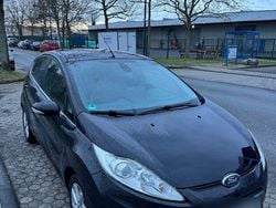 Schwarz Gebraucht 2009 Ford Fiesta Ghia Limousine | 2.300 € (Guter Preis)