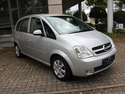 Silber Gebraucht 2005 Opel Meriva Edition Van / Kleinbus | 2.800 € (Fairer Preis)