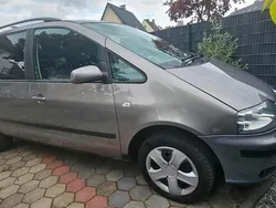 Grau Gebraucht 2003 Seat Alhambra Van / Kleinbus | 5.469 €