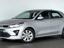 Silber / seidensilber / metallic Gebraucht 2021 Kia Rio Vision Kleinwagen | 18.450 € (Fairer Preis)