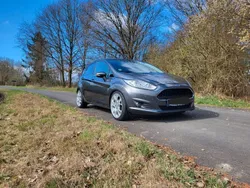 Grau Gebraucht 2017 Ford Fiesta Titanium Kleinwagen | 7.200 € (Guter Preis)