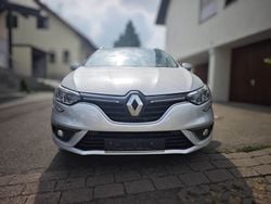 Grau Gebraucht 2020 Renault Mégane IV Limousine | 14.490 € (Fairer Preis)