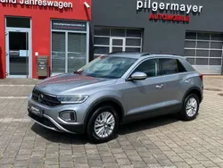 Pyrit silber metallic, k2, b7s Gebraucht 2023 VW T-Roc Life SUV | 25.799 € (Superpreis)
