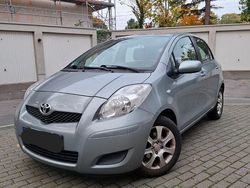 Silber Gebraucht 2009 Toyota Yaris Sol Limousine | 2.999 € (Fairer Preis)