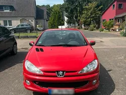 Rot Gebraucht 2006 Peugeot 206 CC Cabrio | 2.699 € (Teuer)