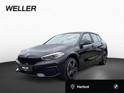 Black sapphire (schwarz) Gebraucht 2023 BMW 118 Advantage Kleinwagen | 20.880 € (Guter Preis)