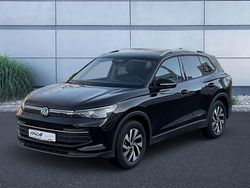 Deep black perleffekt Gebraucht 2024 VW Tiguan S SUV | 48.490 €
