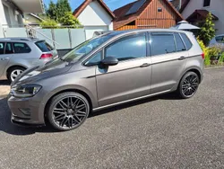 Grau Gebraucht 2016 VW Golf Sportsvan Van / Kleinbus | 12.900 € (Guter Preis)