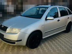 Silber Gebraucht 2004 Skoda Fabia Kombi | 1.450 €