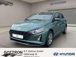 Mangrove green Gebraucht 2024 Hyundai i20 Select Kleinwagen | 17.500 € (Fairer Preis)