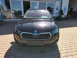 Schwarzmagic perleffekt Neu 2025 Skoda Octavia Selection Kombi | 33.950 € (Guter Preis)
