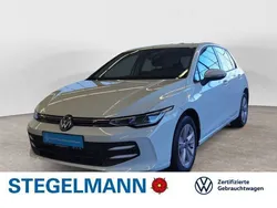 Weiß Gebraucht 2024 VW Golf VIII Life Limousine | 23.190 € (Guter Preis)
