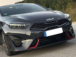 Grau Gebraucht 2024 Kia ProCeed Kleinwagen | 30.500 € (Fairer Preis)