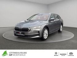 Grau Gebraucht 2024 Skoda Octavia Selection Kombi | 29.989 € (Guter Preis)